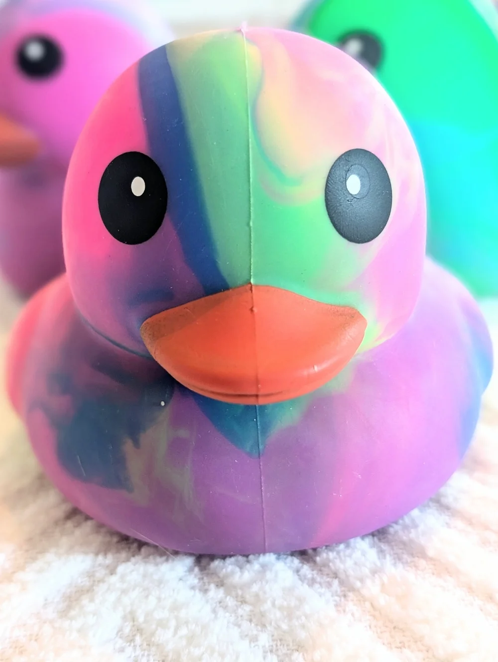 Squeeezy Jumbo Rainbow Tie Dye Squishy Duck 🐥 Viral Sensory Toy Hot Pink